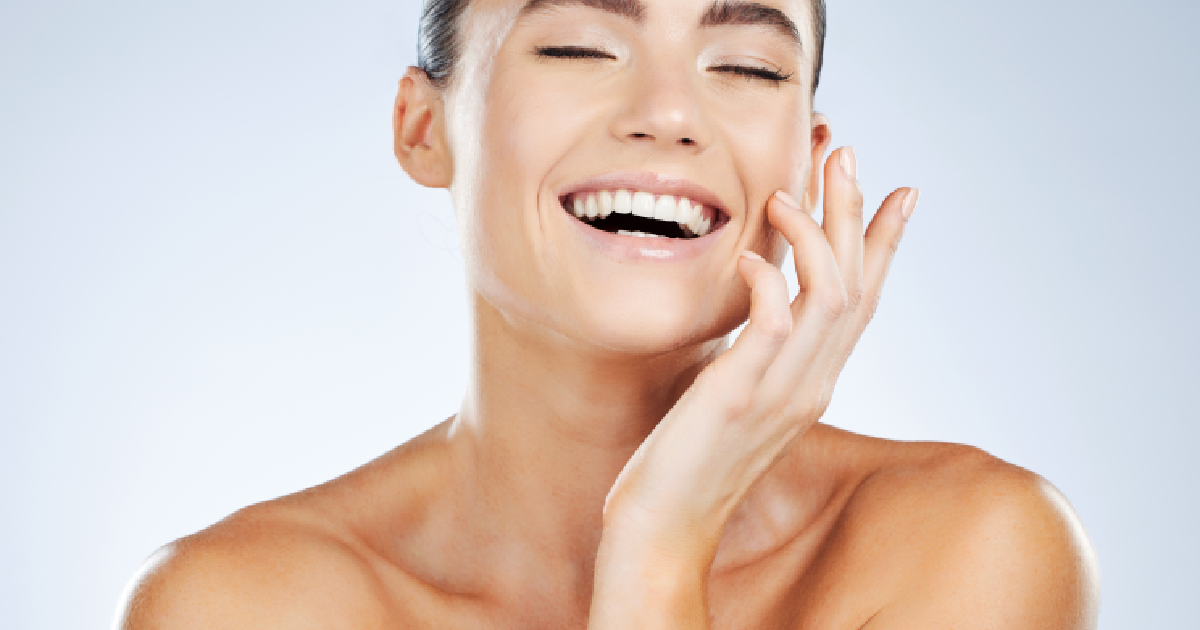 women having No-Prep Veneers in Oceanside, CA